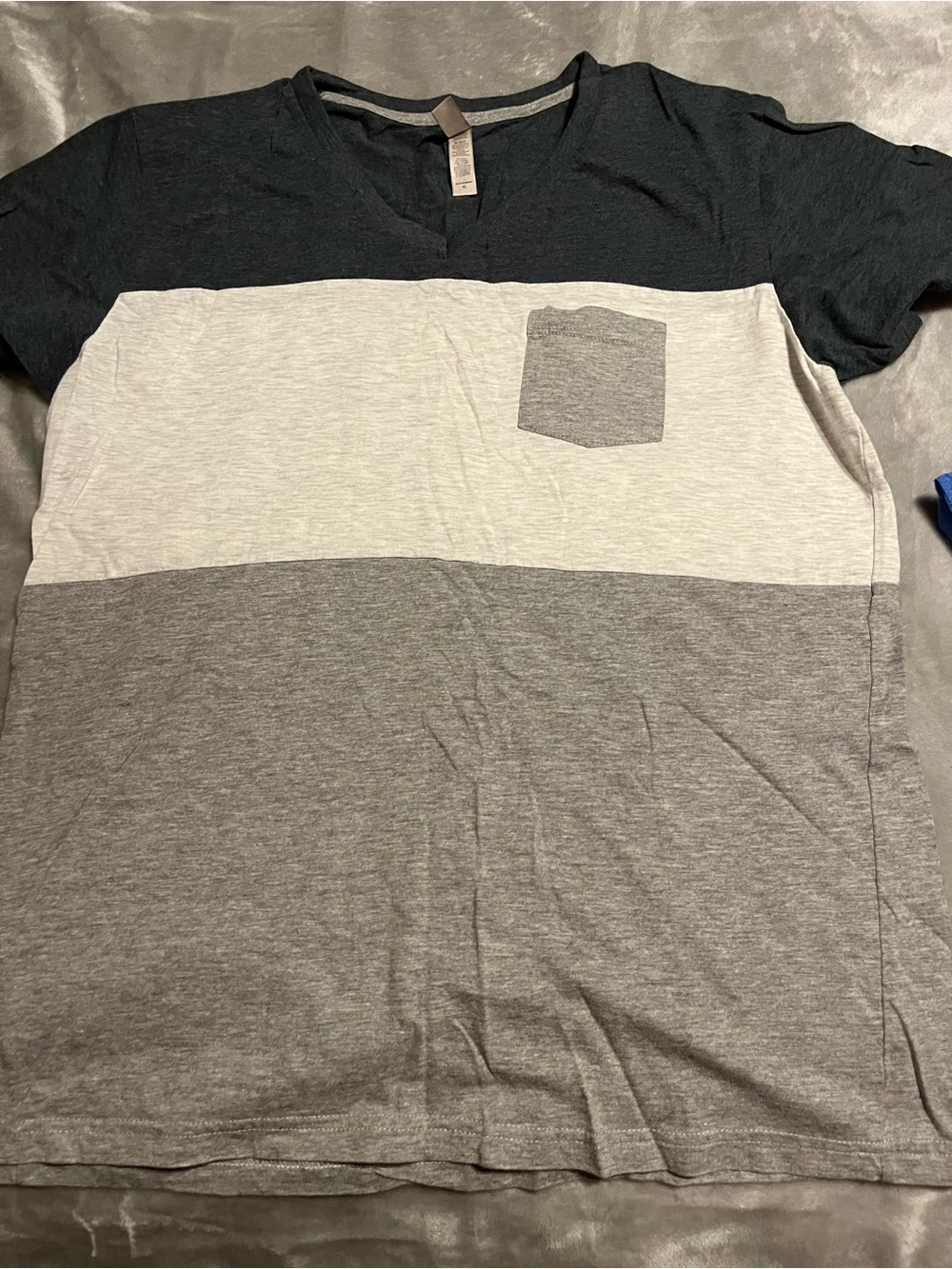 Men's Colorblock Short-Sleeve Pocket Tee - Gray/Light Gray/Black